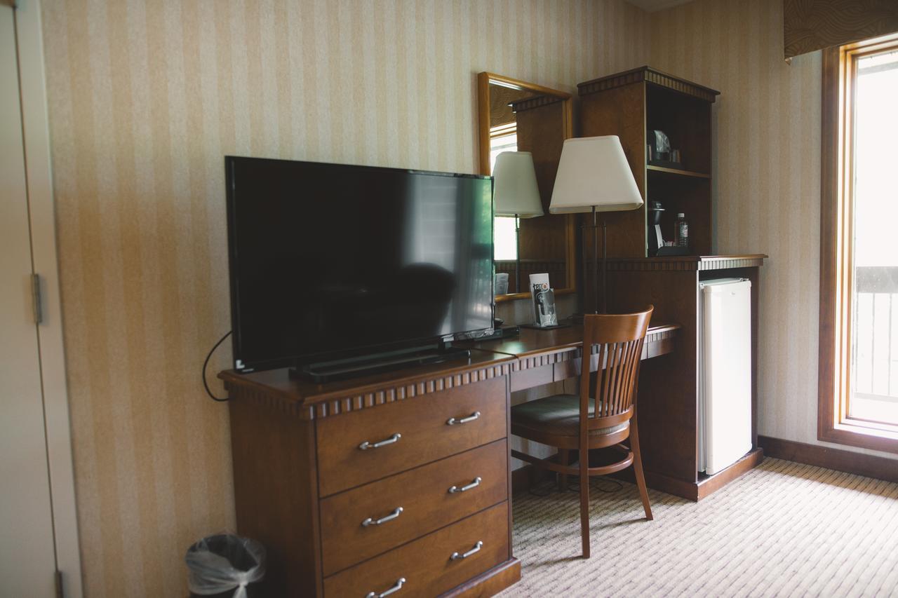 Elkhorn Resort, Spa, And Conference Centre Wasagaming Dış mekan fotoğraf