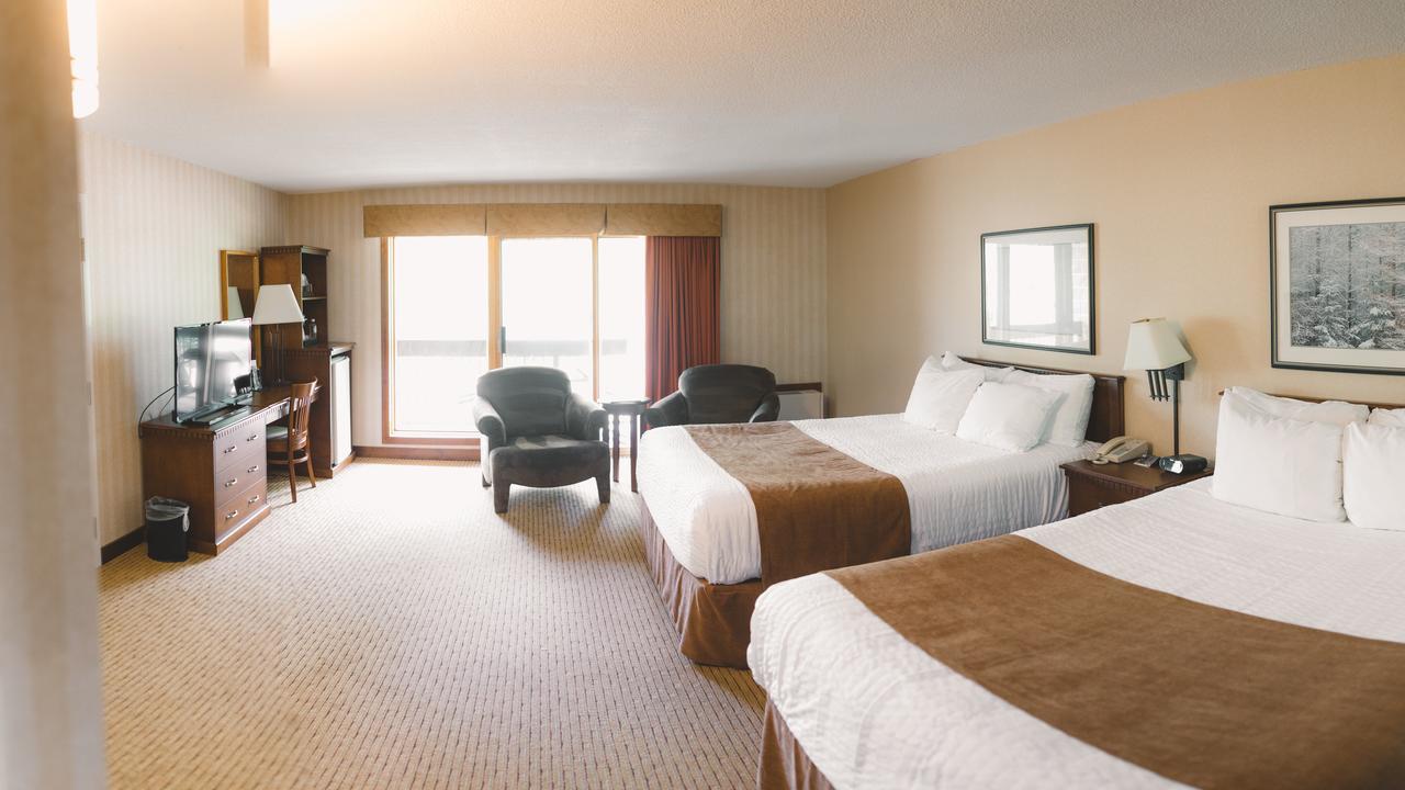 Elkhorn Resort, Spa, And Conference Centre Wasagaming Dış mekan fotoğraf