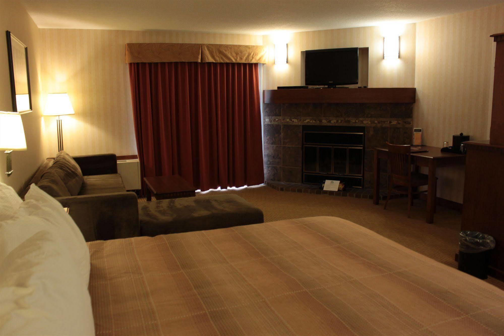 Elkhorn Resort, Spa, And Conference Centre Wasagaming Dış mekan fotoğraf