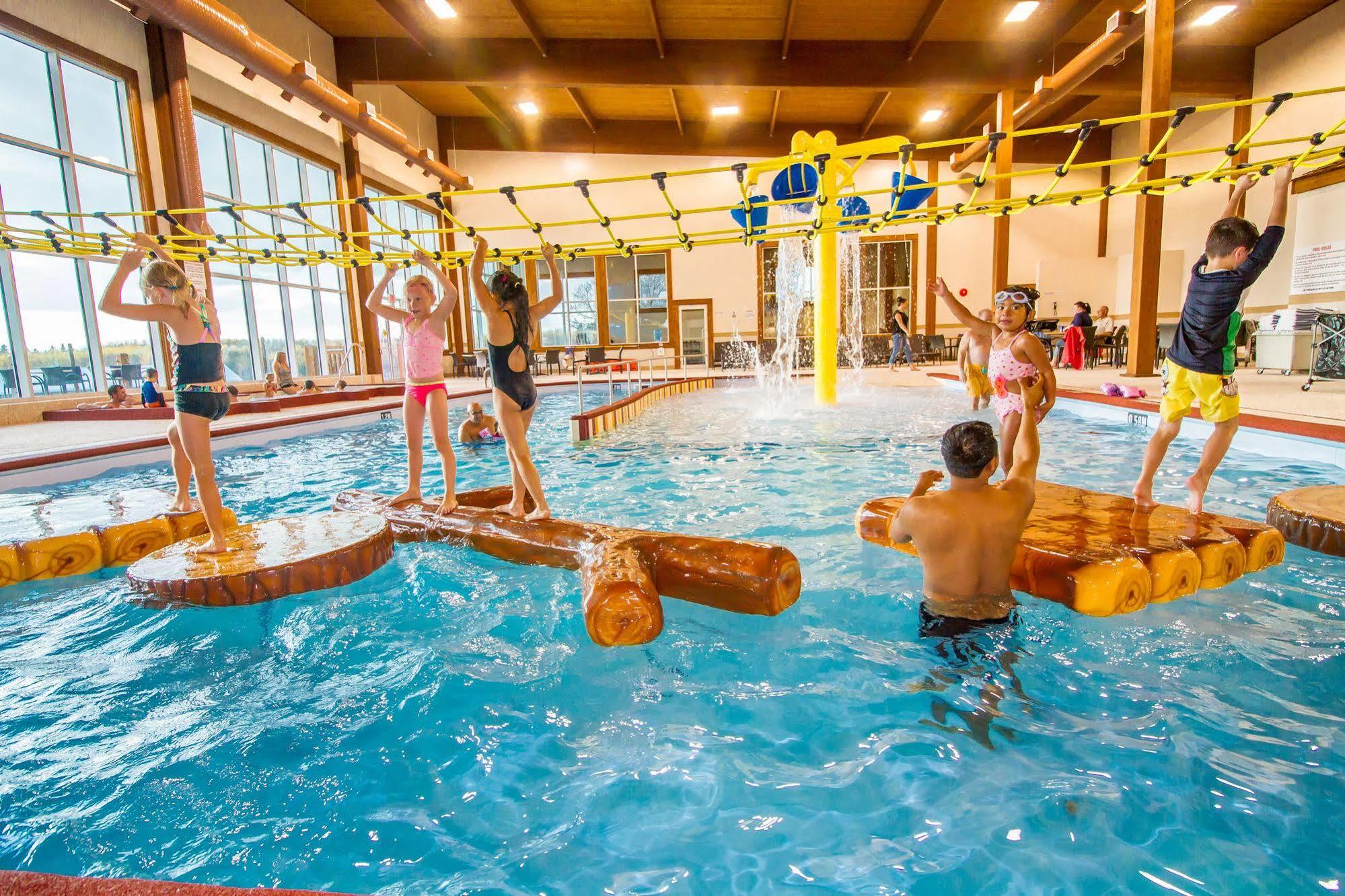 Elkhorn Resort, Spa, And Conference Centre Wasagaming Dış mekan fotoğraf