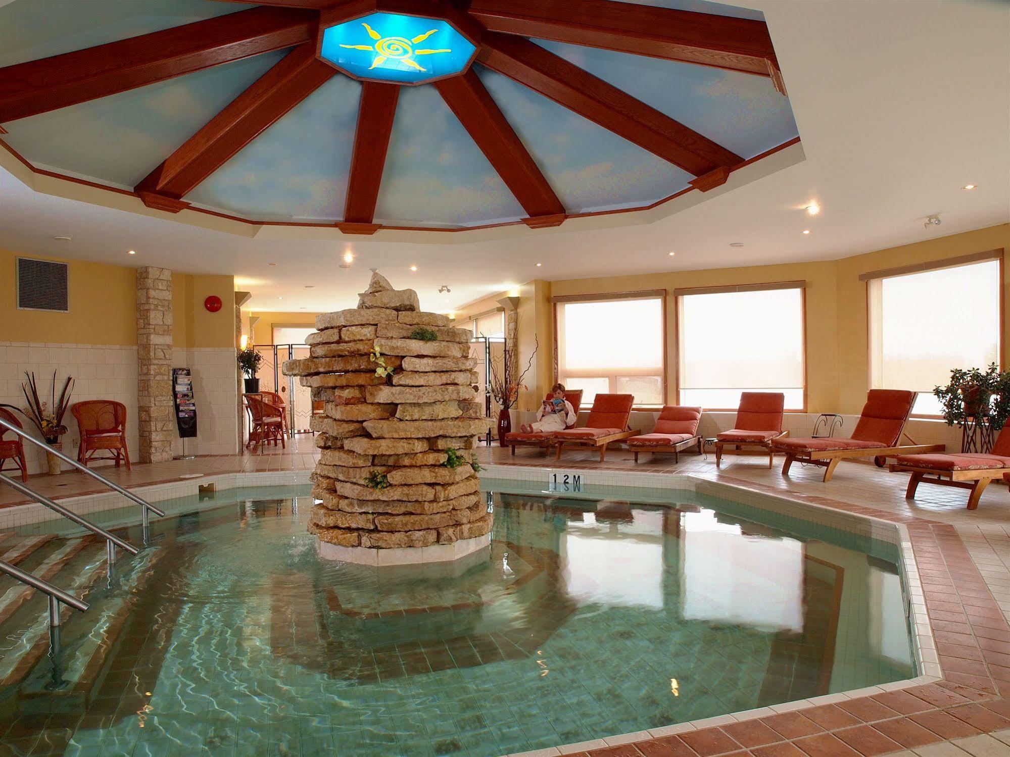 Elkhorn Resort, Spa, And Conference Centre Wasagaming Dış mekan fotoğraf